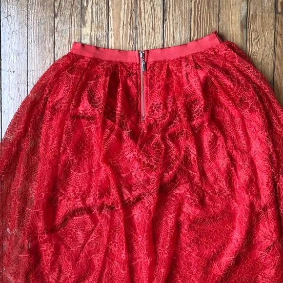 Gorgeous red lace skirt - Picture 4 of 6